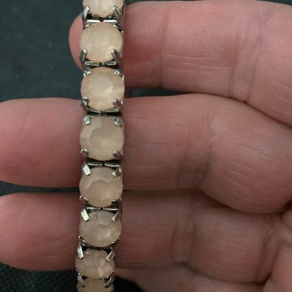 Vintage Set of 4 Pink Ice expandable bracelets - Picture 3 of 6